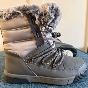 The north face Women's Gray Winter Boots
